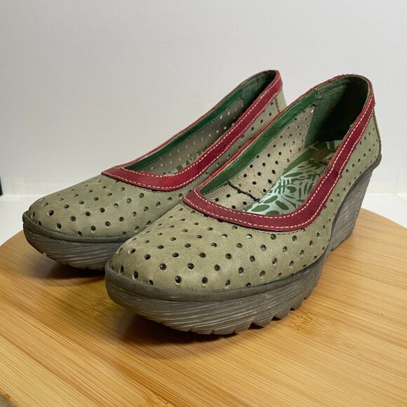 Fly London Women 40 Yika Green Perforated Leather Wedge Heels Closed Toe Comfort - Picture 1 of 9